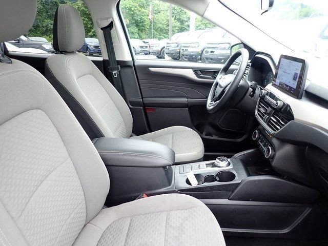 Used 2022 Ford Escape SE w/ SE Sport Appearance Package AWD/4WD image 10