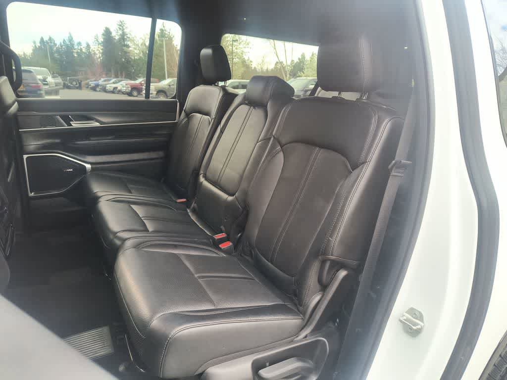 Used 2023 Jeep Wagoneer L Series II AWD/4WD image 22