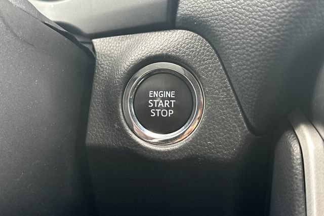 Used 2025 Toyota RAV4 XLE FWD image 27