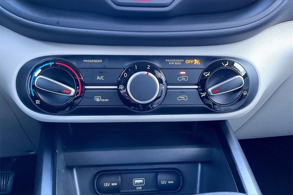 Certified 2021 Kia Soul LX image 30