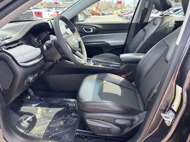 Used 2022 Jeep Compass Latitude w/ Sun and Sound Group image 8