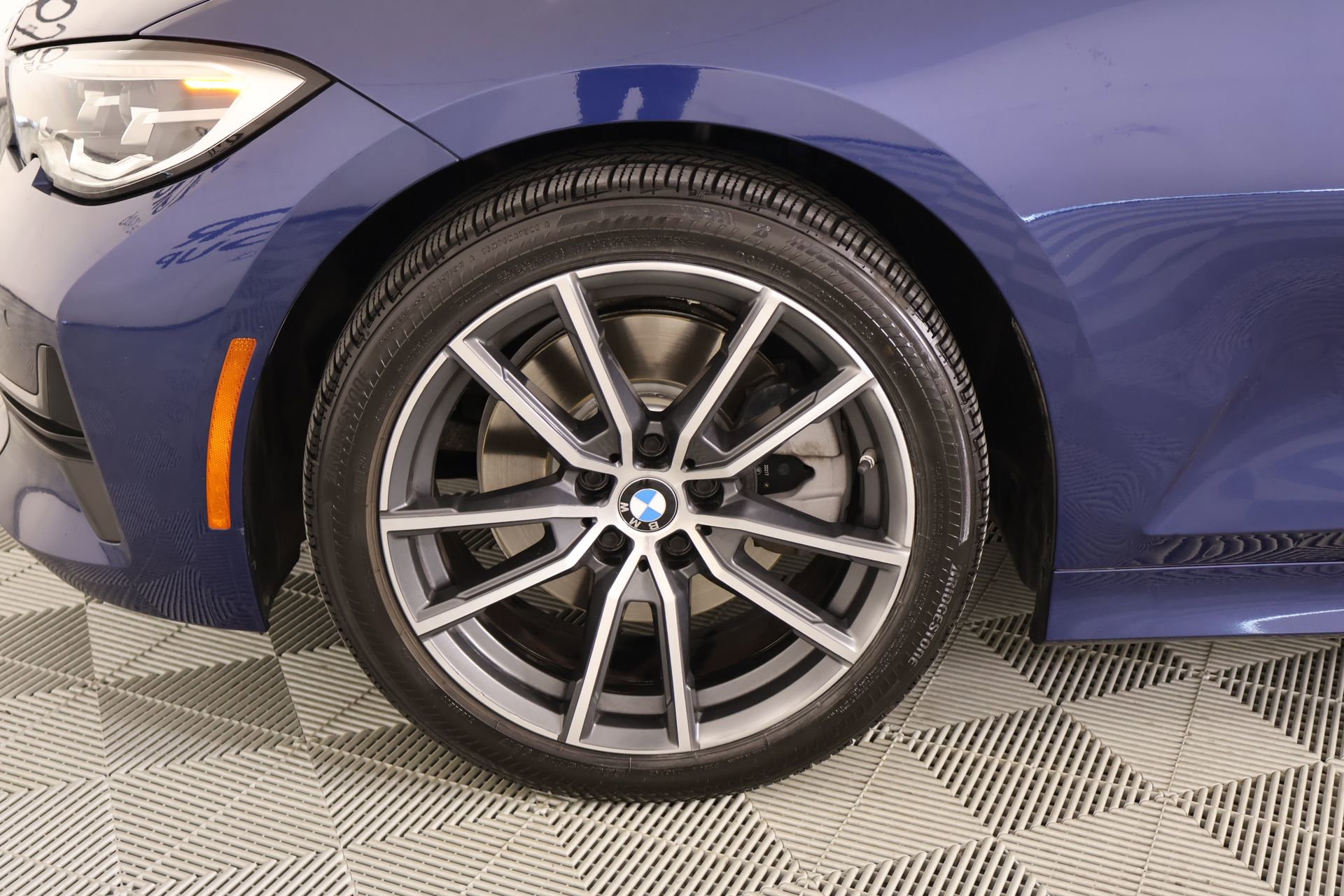 Used 2019 BMW 330i Sedan w/ Premium Package RWD image 19