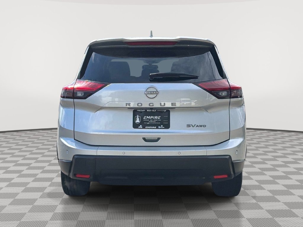 Used 2024 Nissan Rogue SV AWD/4WD image 7