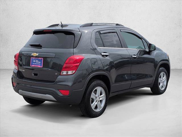 Used 2020 Chevrolet Trax LT w/ Sun & Sound Package image 5