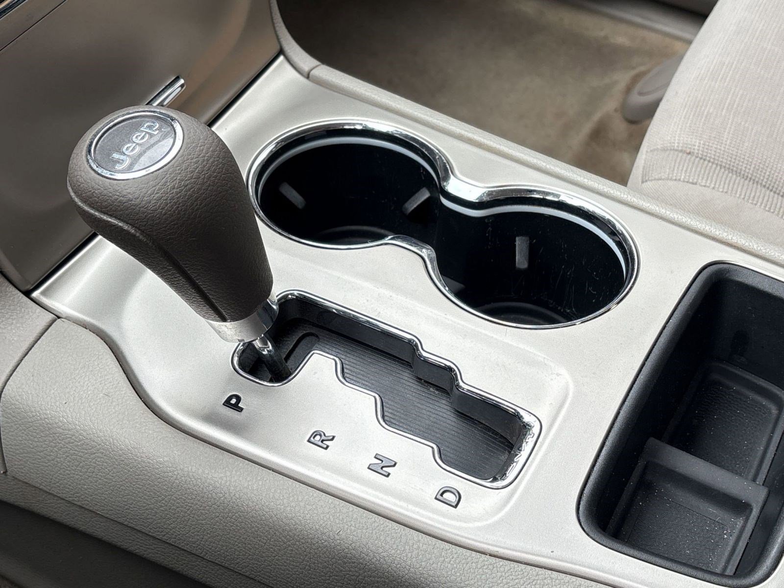 Used 2011 Jeep Grand Cherokee Laredo image 22