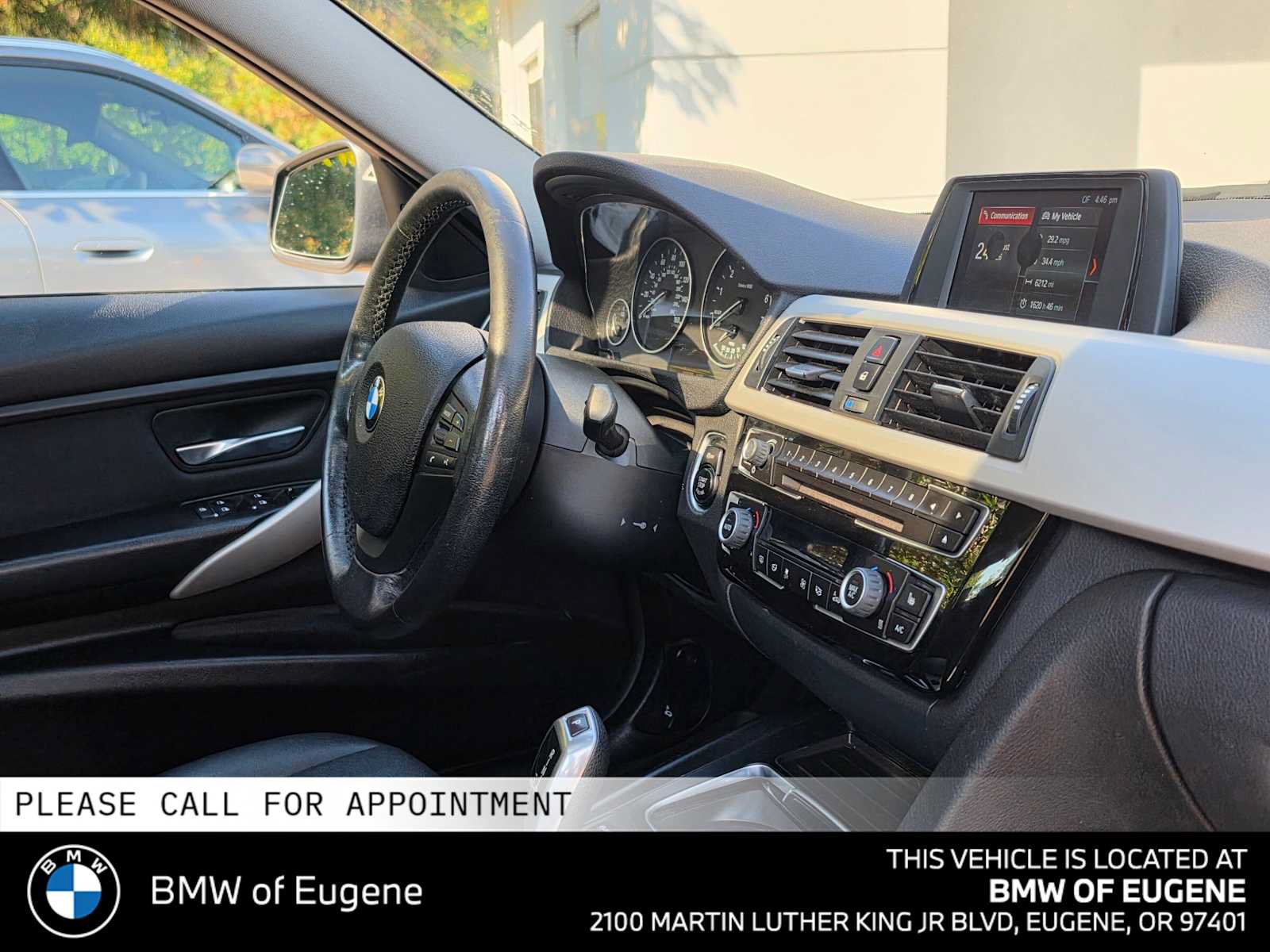 Used 2018 BMW 320i xDrive Sedan w/ Convenience Package AWD/4WD image 12