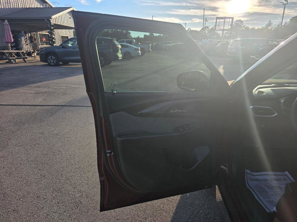 Used 2023 Chevrolet TrailBlazer LT w/ Convenience Package image 6