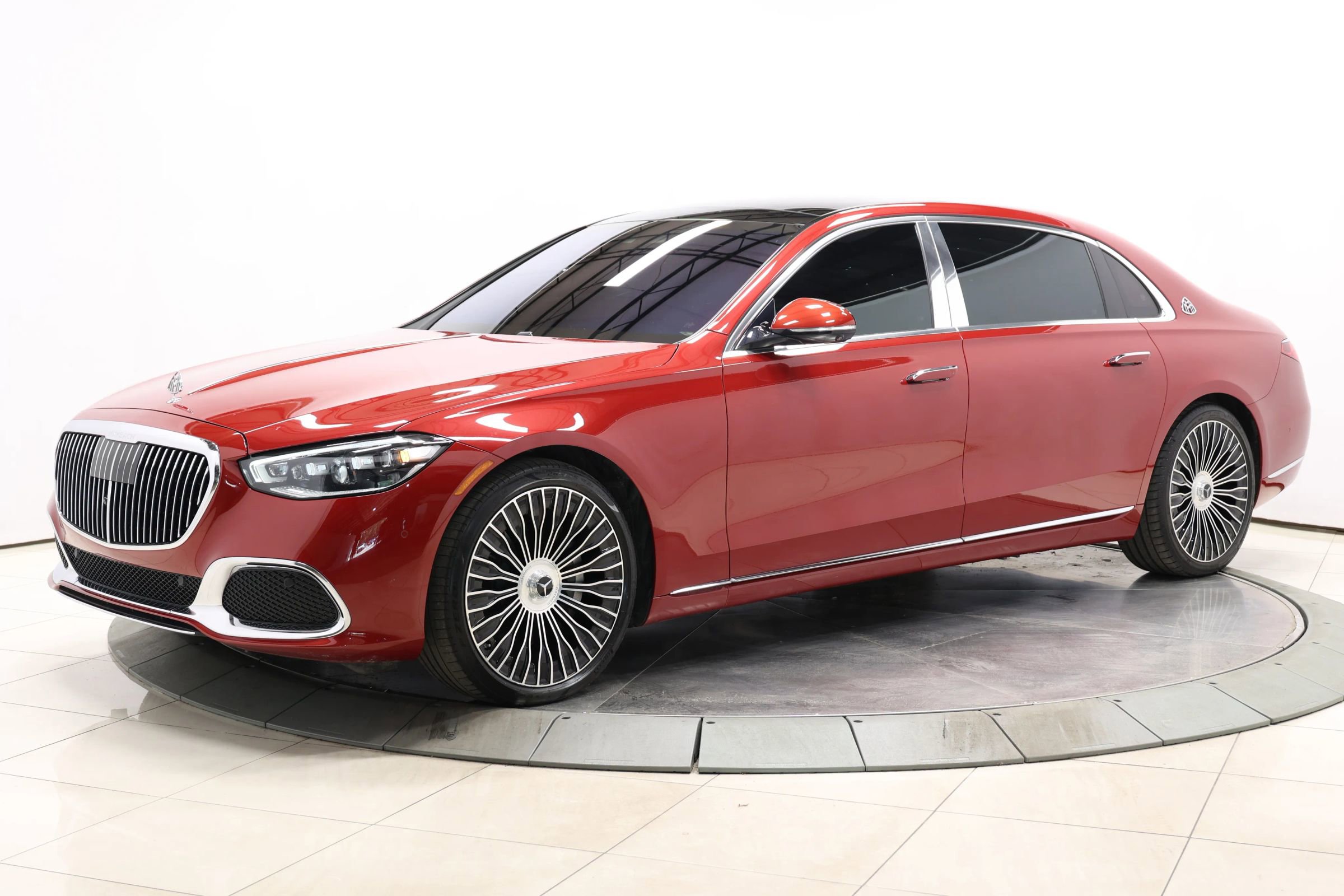 Used 2021 Mercedes-Benz Maybach S 580 4MATIC image 2