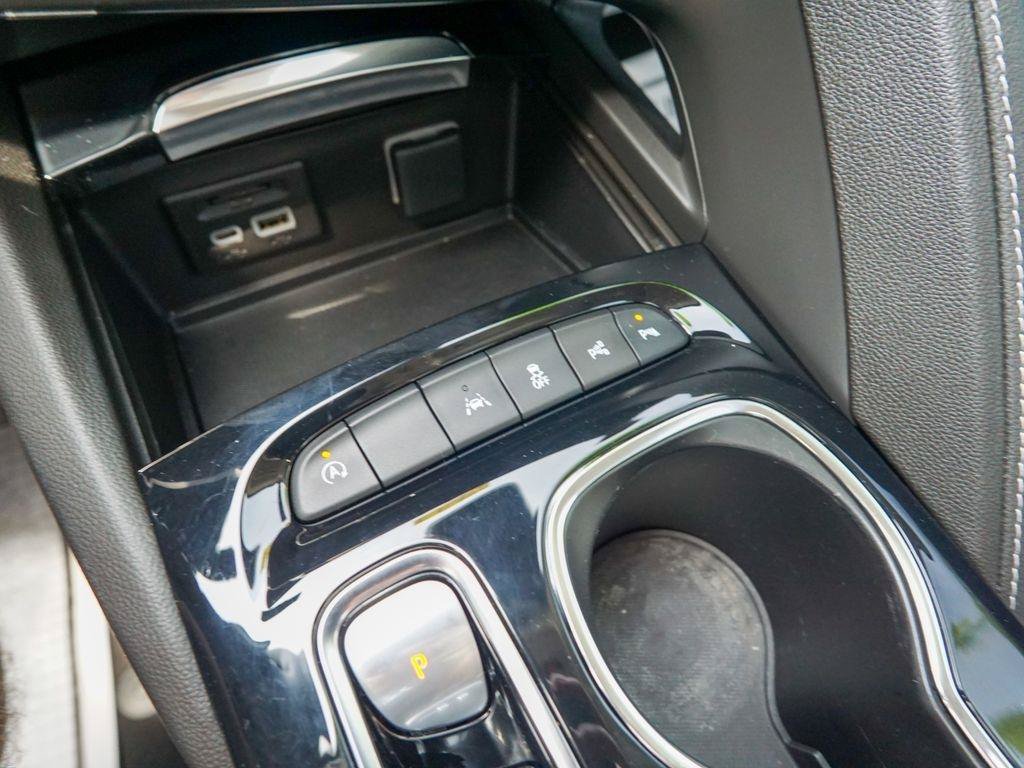 Used 2022 Buick Envision Essence w/ Technology Package II FWD image 30