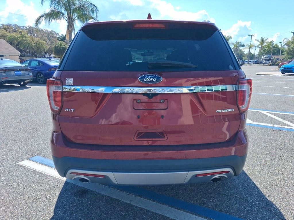 Used 2016 Ford Explorer XLT w/ Equipment Group 202A FWD image 6