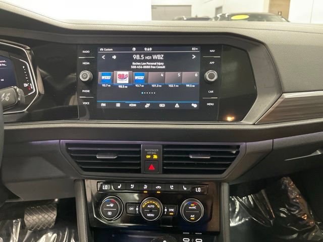 Certified 2023 Volkswagen Jetta SEL FWD image 21