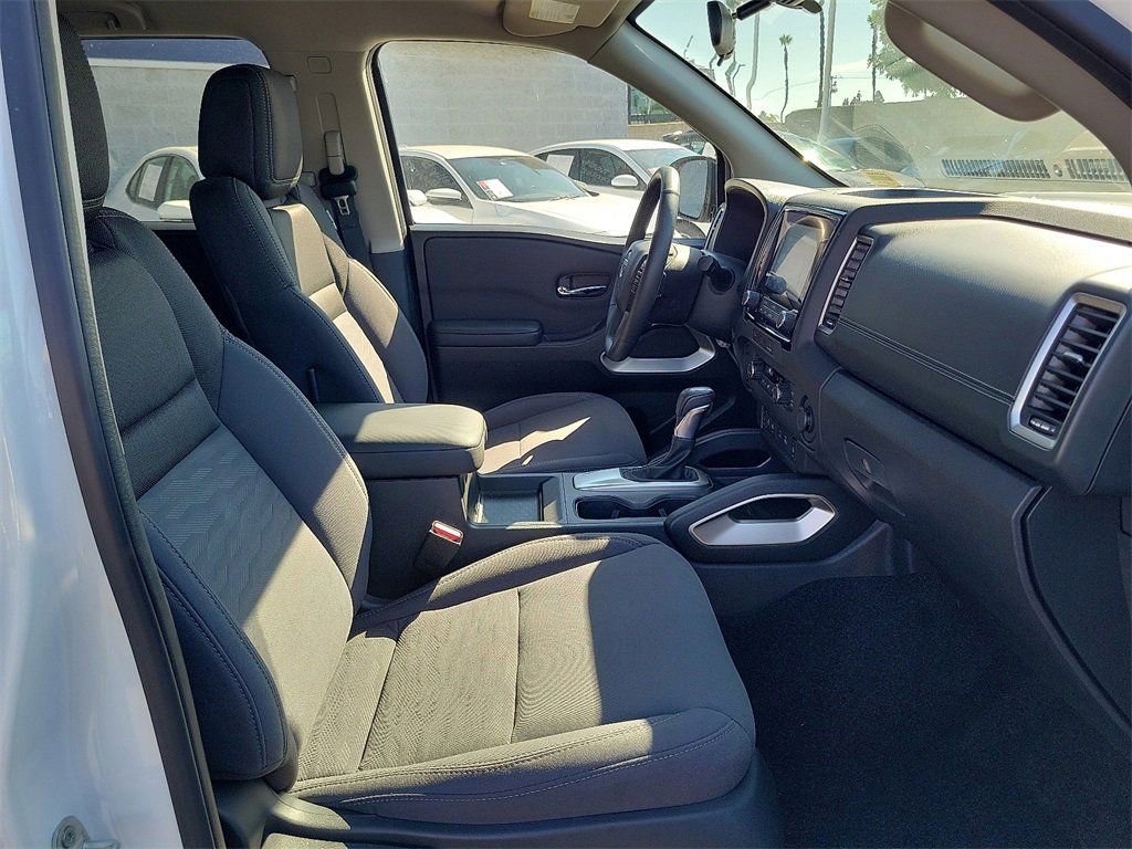 Certified 2024 Nissan Frontier SV w/ SV Convenience Package image 18