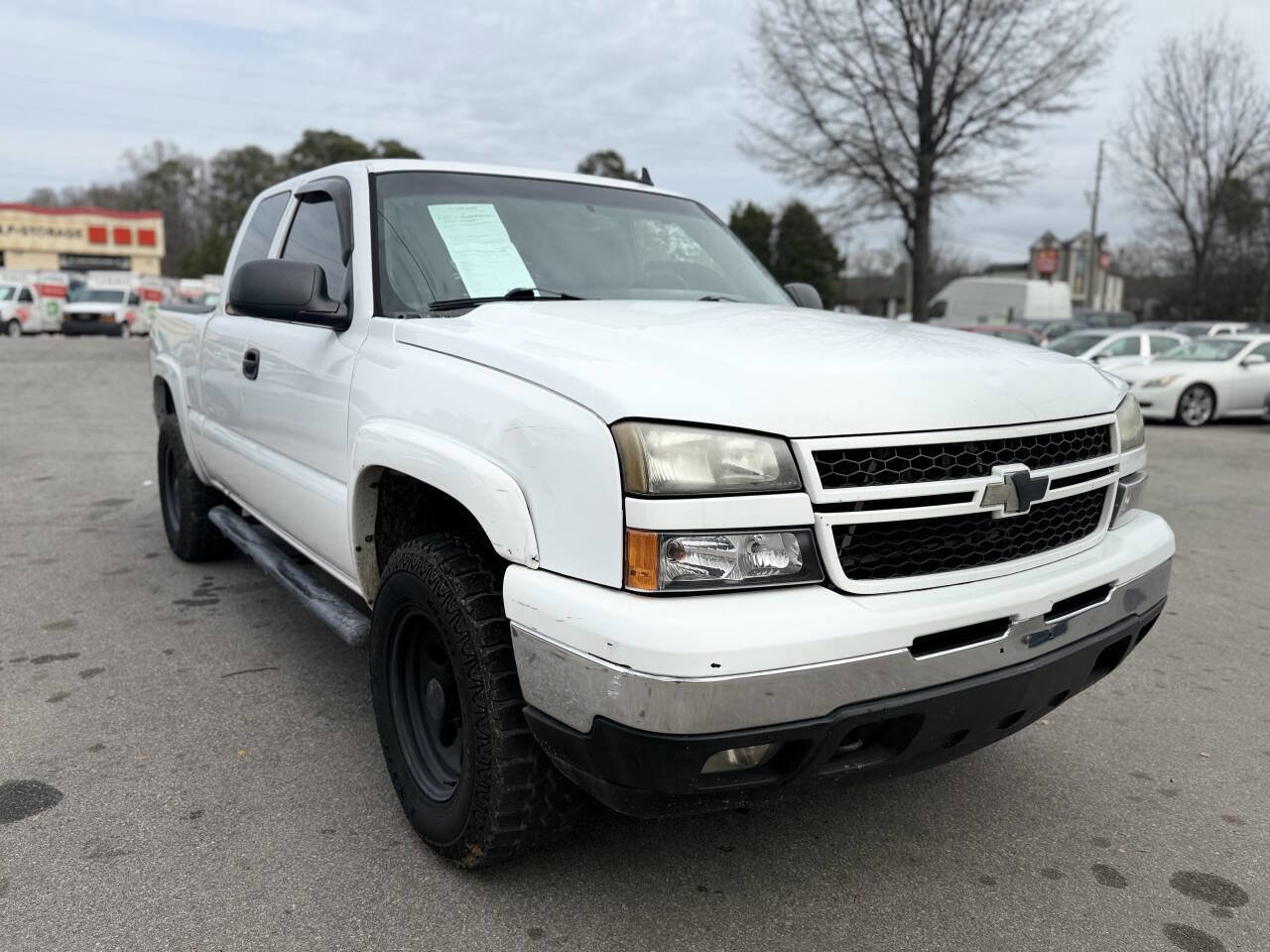 Used 2006 Chevrolet Silverado 1500 LT w/ Onstar Plus Package image 3