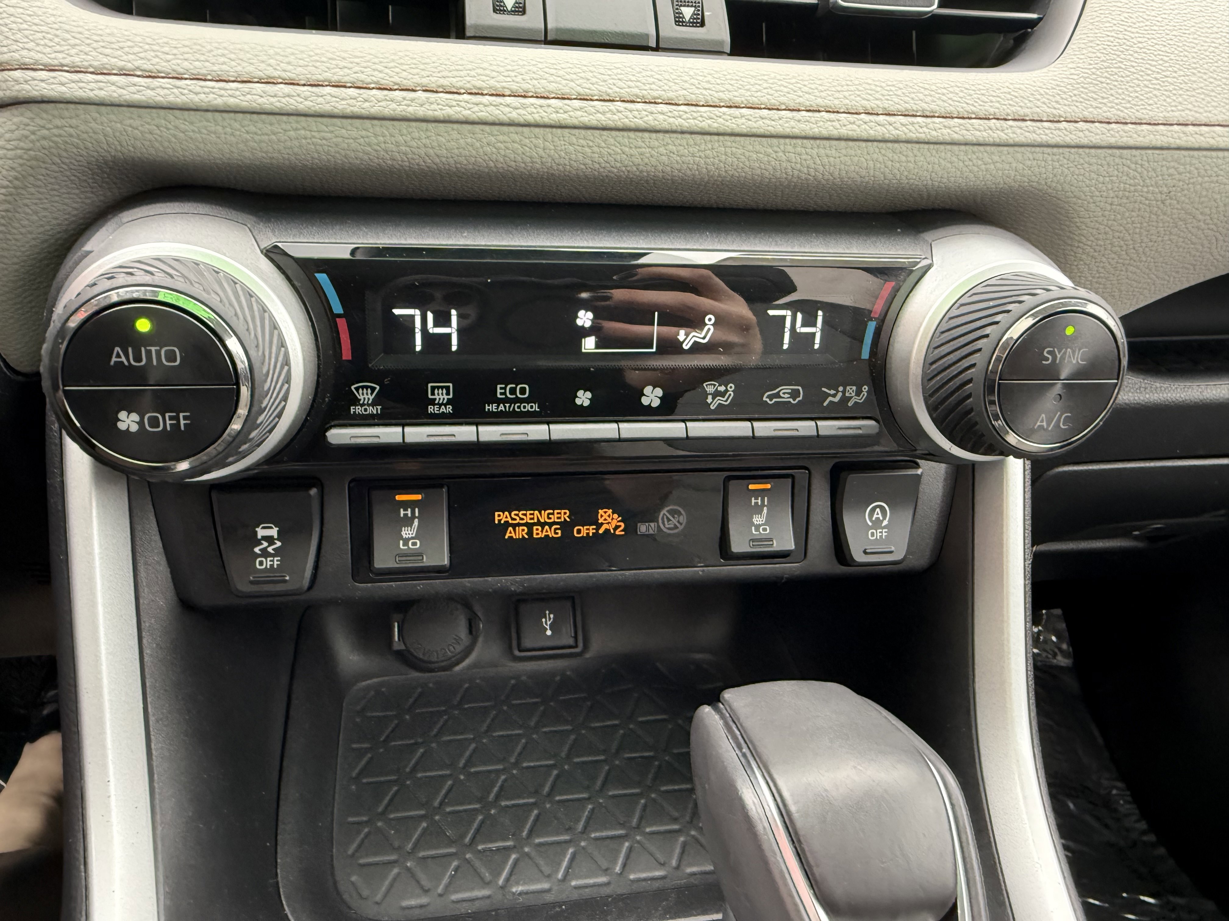 Certified 2022 Toyota RAV4 XLE Premium image 10