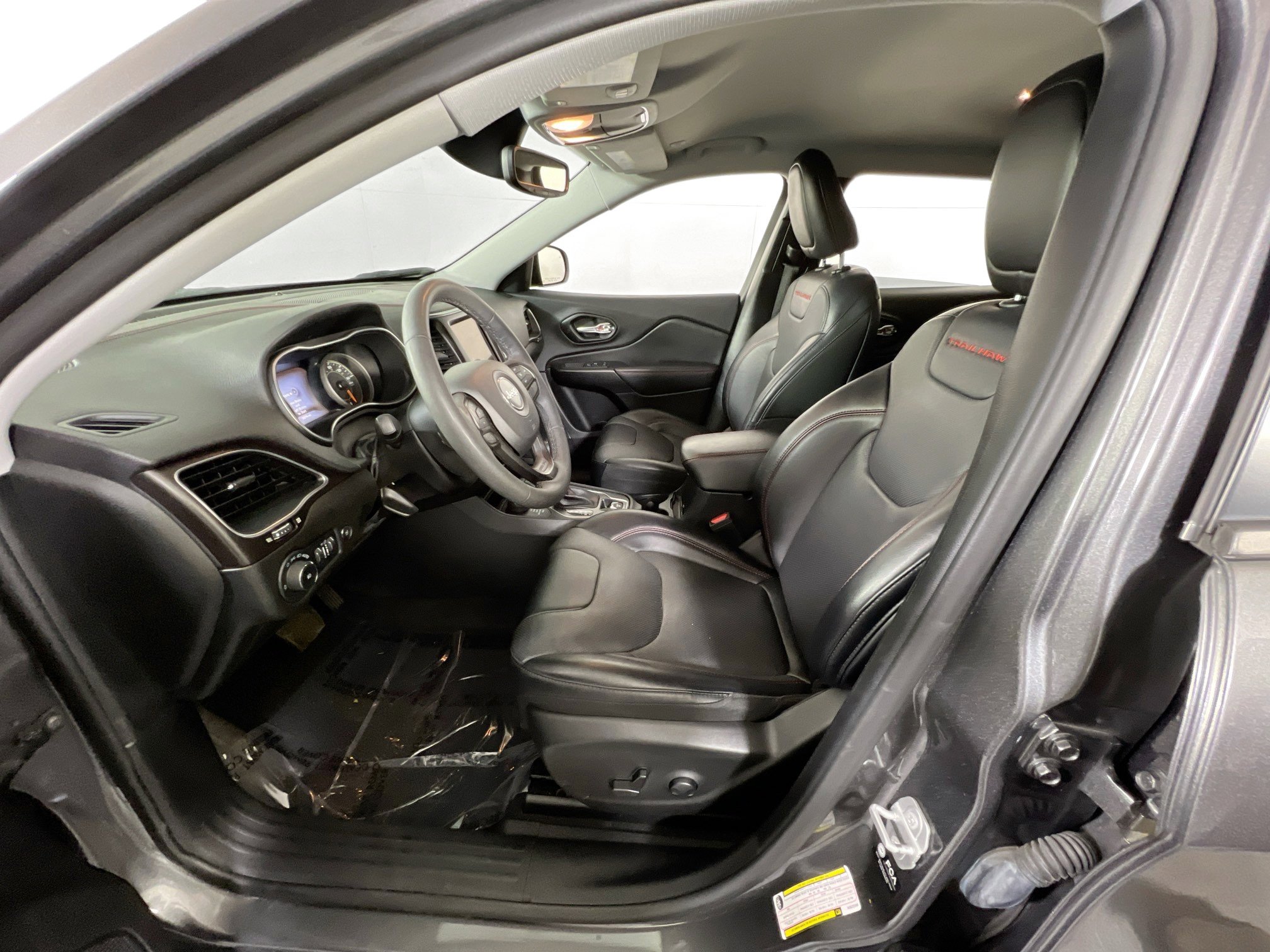 Used 2022 Jeep Cherokee Trailhawk w/ Premium Leather Package image 20