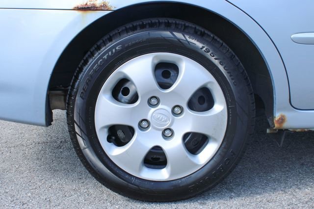 Used 2006 Kia Spectra EX FWD image 39