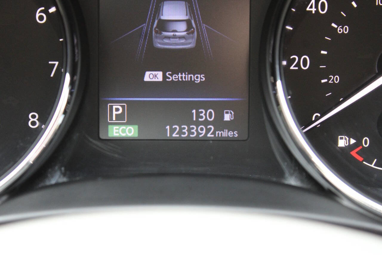 Used 2019 Nissan Rogue SV image 39