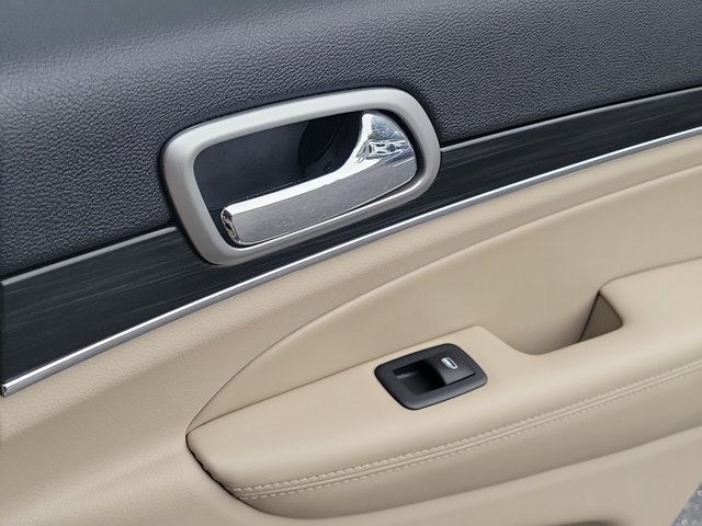 Used 2020 Jeep Grand Cherokee Limited RWD image 7