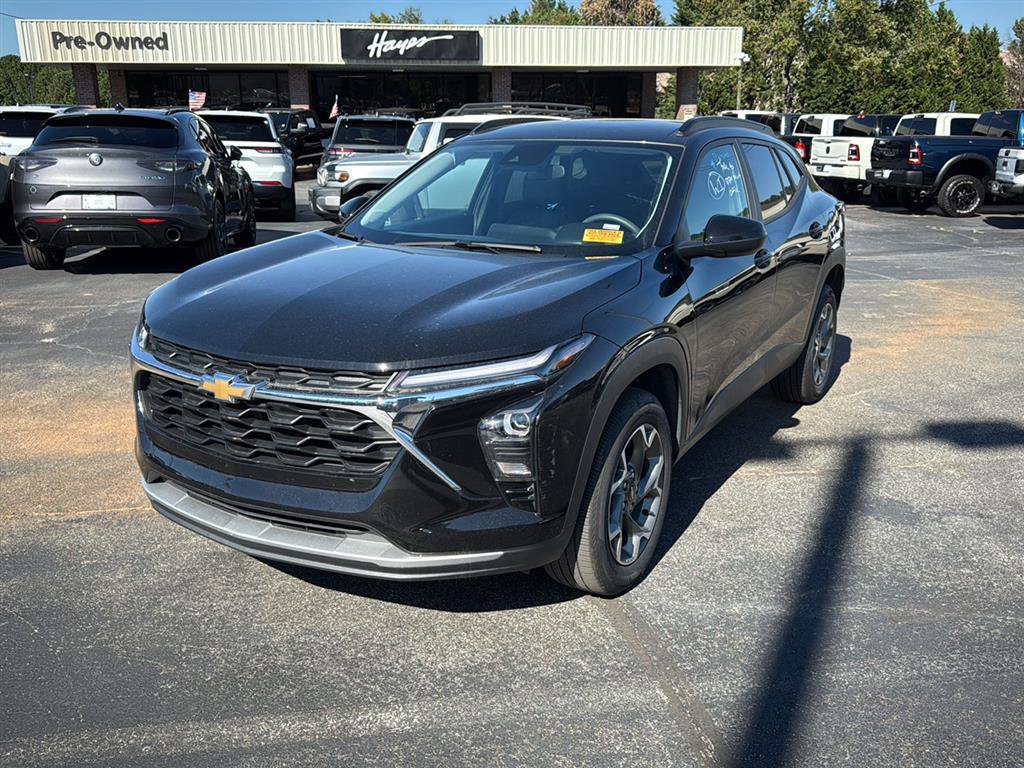 Used 2025 Chevrolet Trax LT