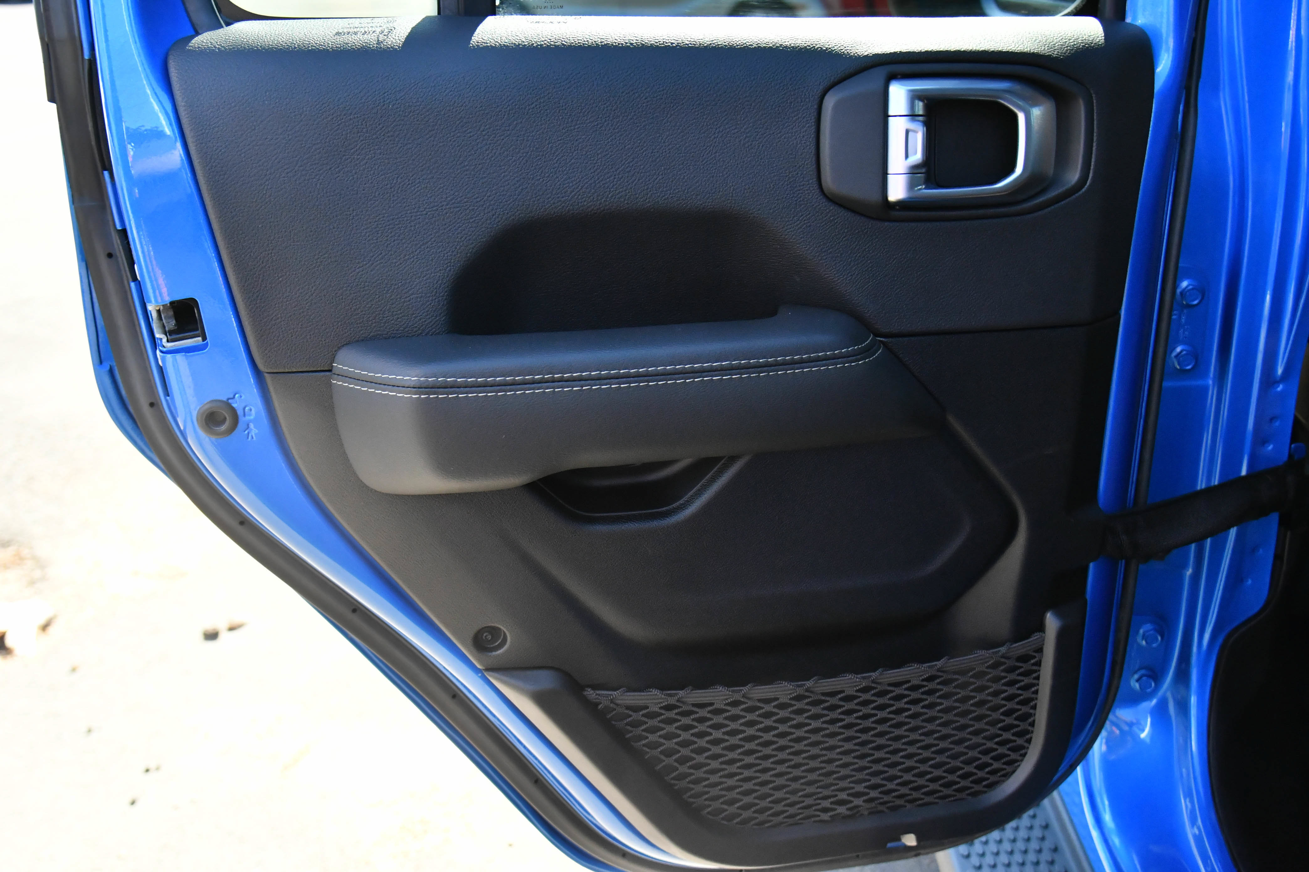 Used 2023 Jeep Wrangler Unlimited Sahara AWD/4WD image 38