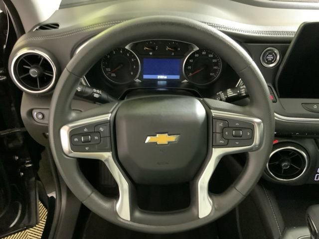 Used 2025 Chevrolet Blazer LT AWD/4WD image 15