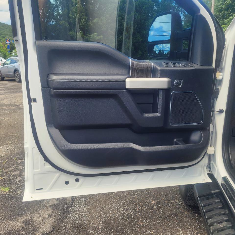 Used 2021 Ford F350 Lariat AWD/4WD image 11