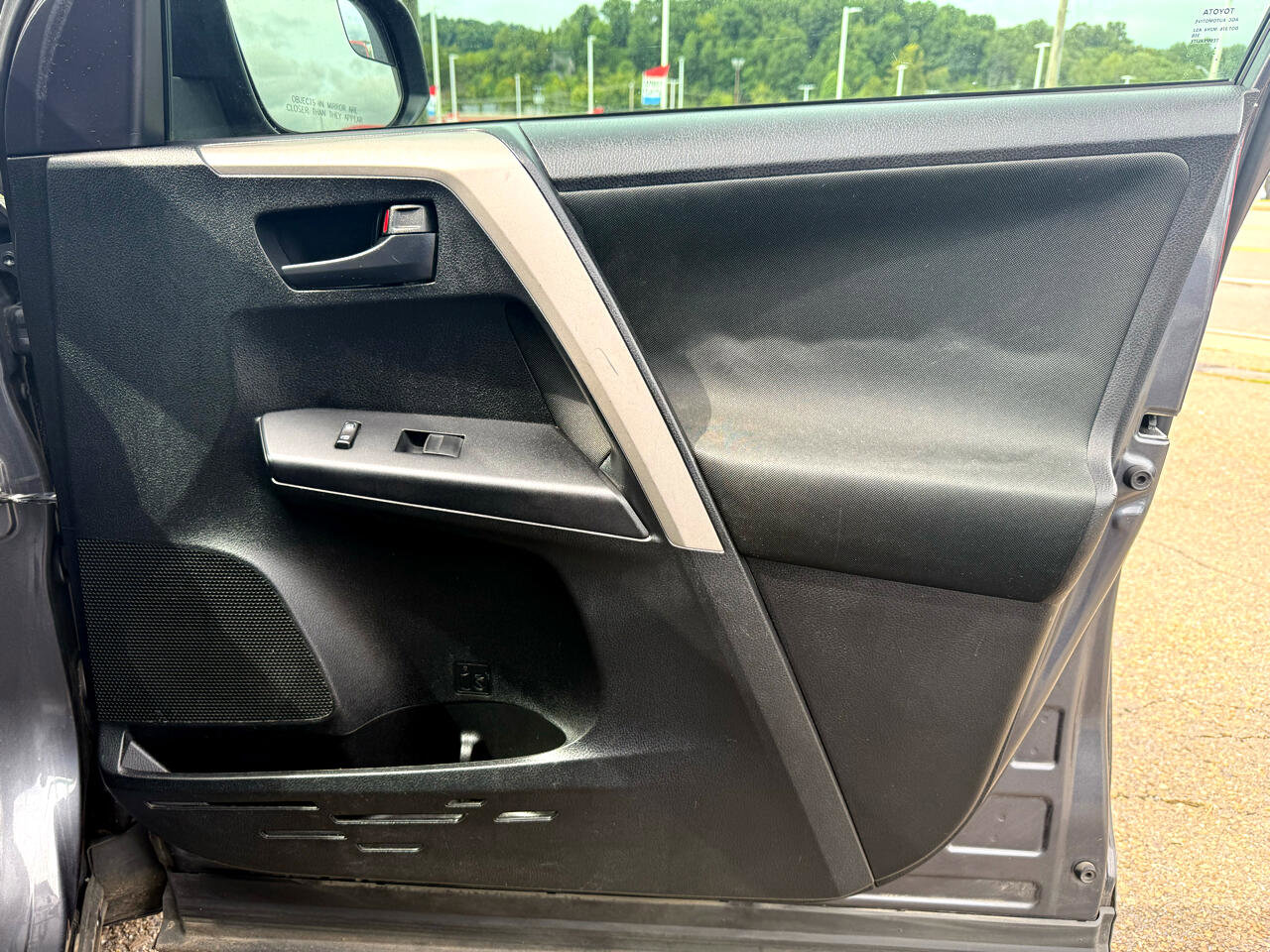 Used 2016 Toyota RAV4 LE image 27