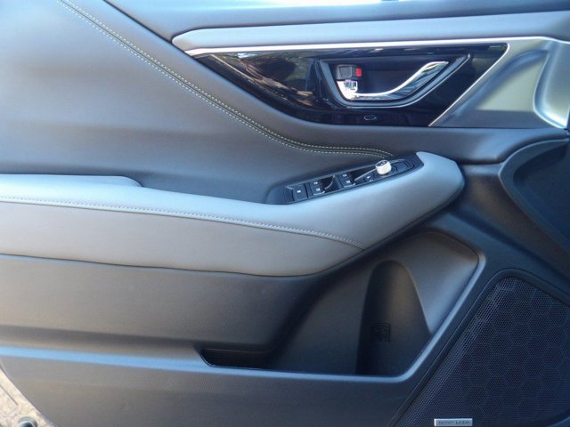 Certified 2025 Subaru Outback Onyx Edition XT w/ Popular Package #2 image 8