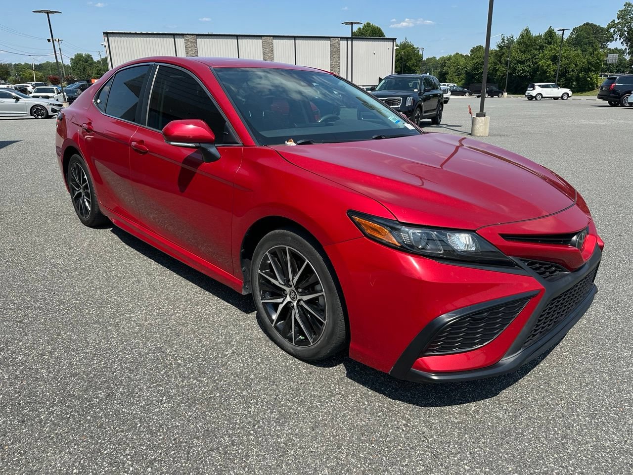 Used 2022 Toyota Camry SE FWD image 10