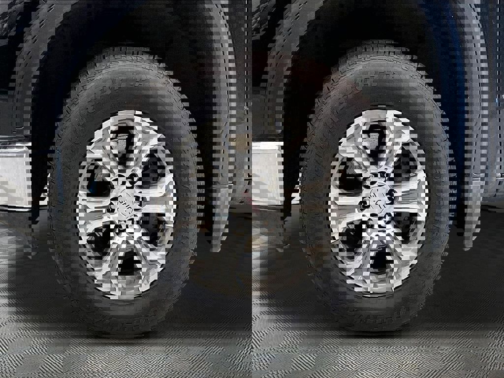 Used 2024 GMC Sierra 1500 SLT image 28