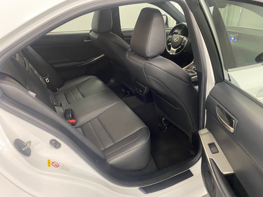 Used 2018 Lexus IS 300 AWD image 35