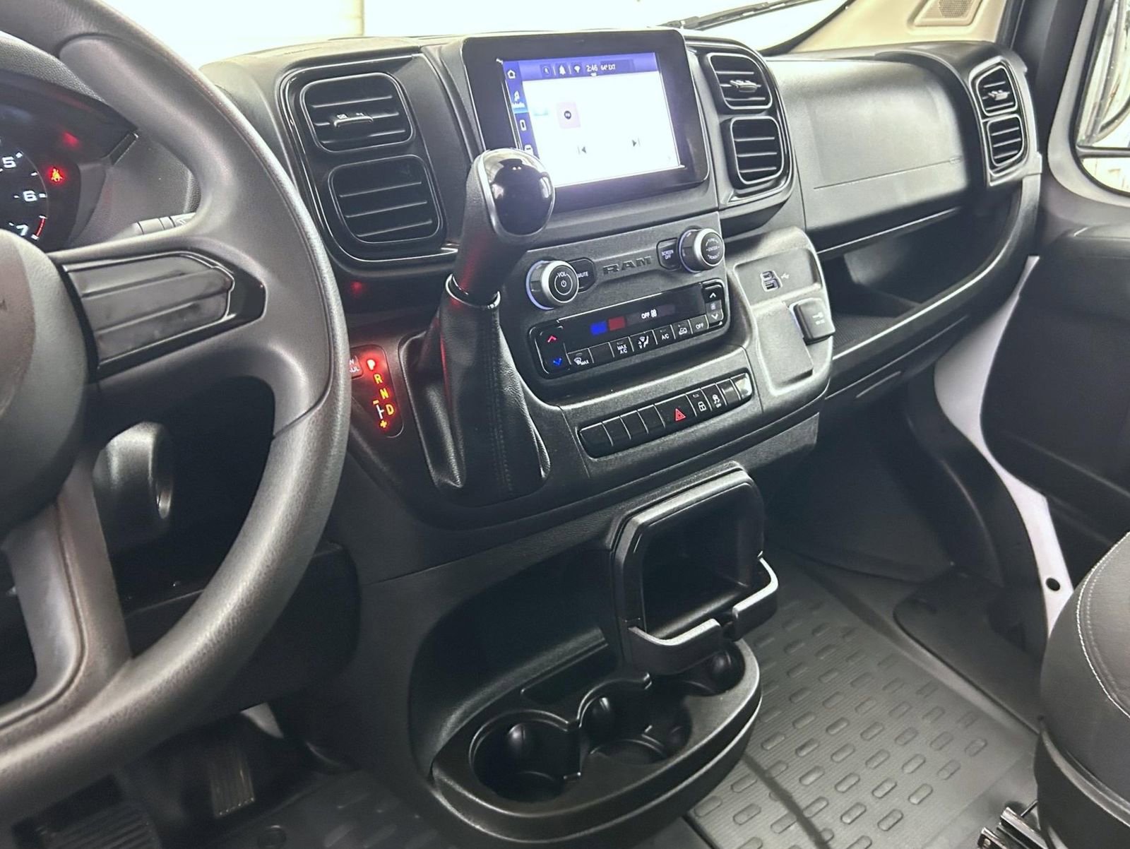 Used 2023 RAM ProMaster 2500 FWD image 12