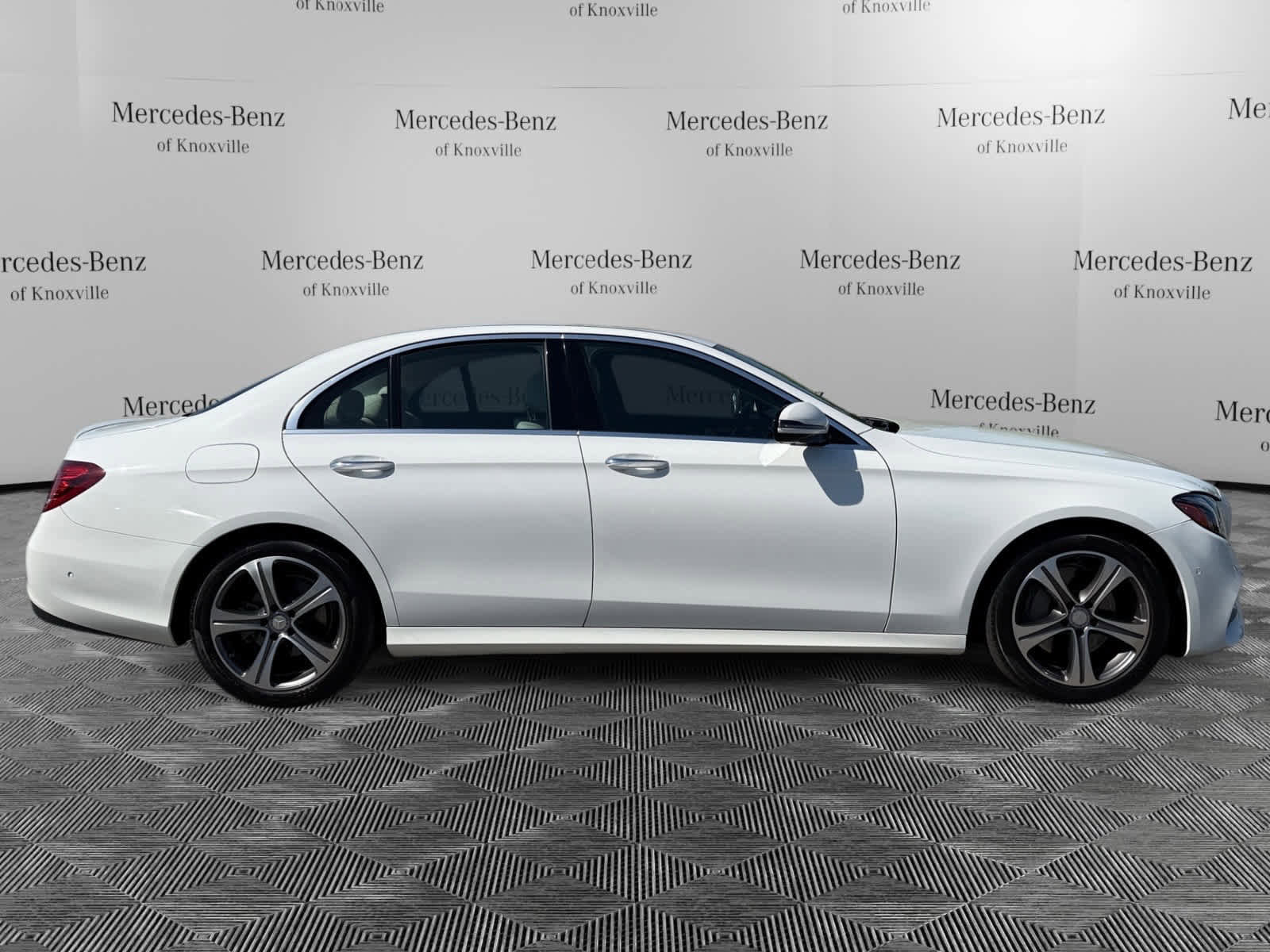 Certified 2017 Mercedes-Benz E 300 4MATIC image 6