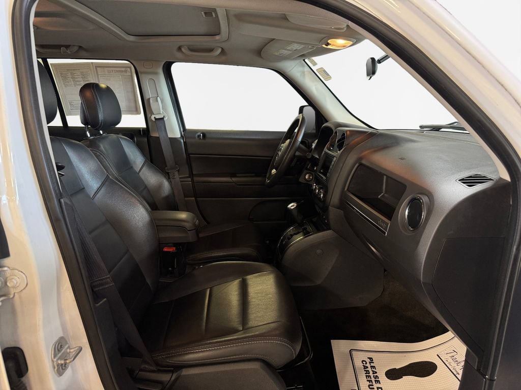Used 2015 Jeep Patriot High Altitude AWD/4WD image 26