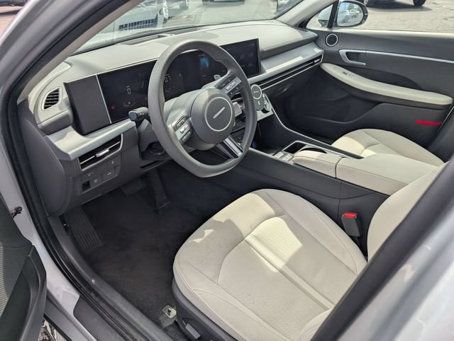 Used 2025 Hyundai Sonata SEL FWD image 12