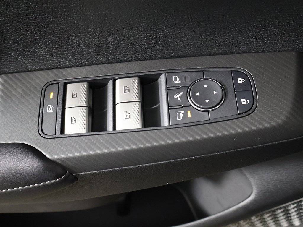 New 2025 Mitsubishi Outlander SE image 40