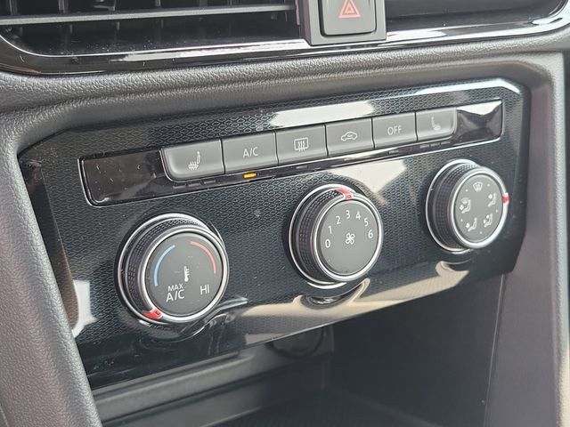 New 2025 Volkswagen Taos S image 13