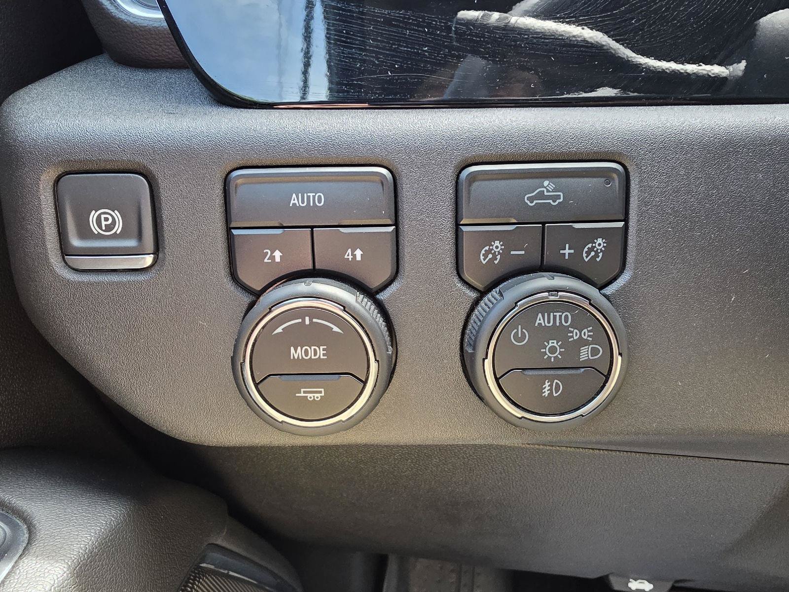 Used 2024 Chevrolet Silverado 1500 RST w/ Max Trailering Package AWD/4WD image 18
