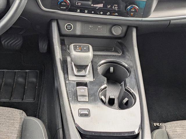 Used 2023 Nissan Rogue SV image 12