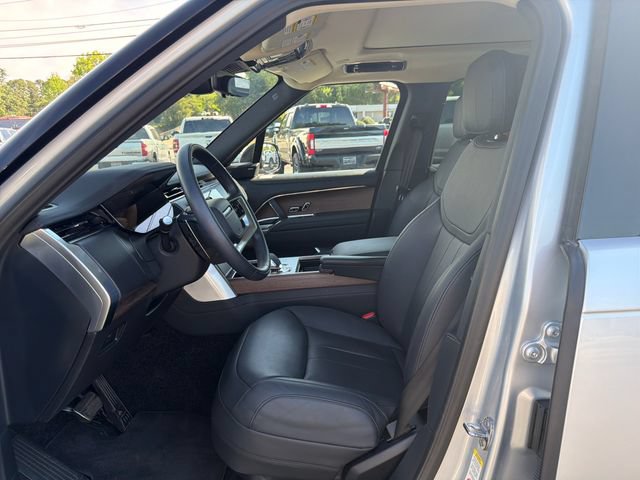 Used 2025 Land Rover Range Rover SE AWD/4WD image 10