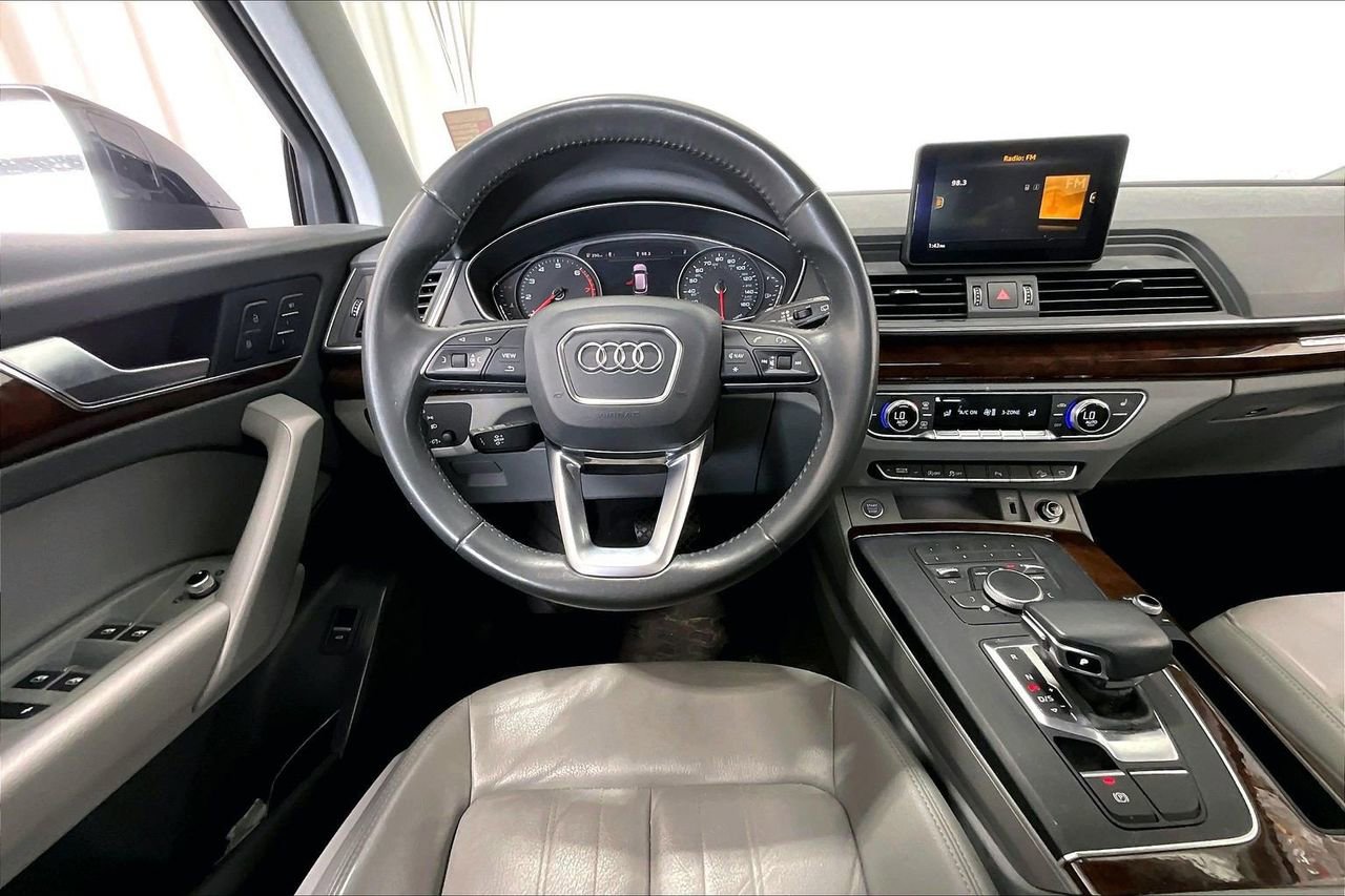 Used 2020 Audi Q5 2.0T Premium w/ Convenience Package AWD/4WD image 14