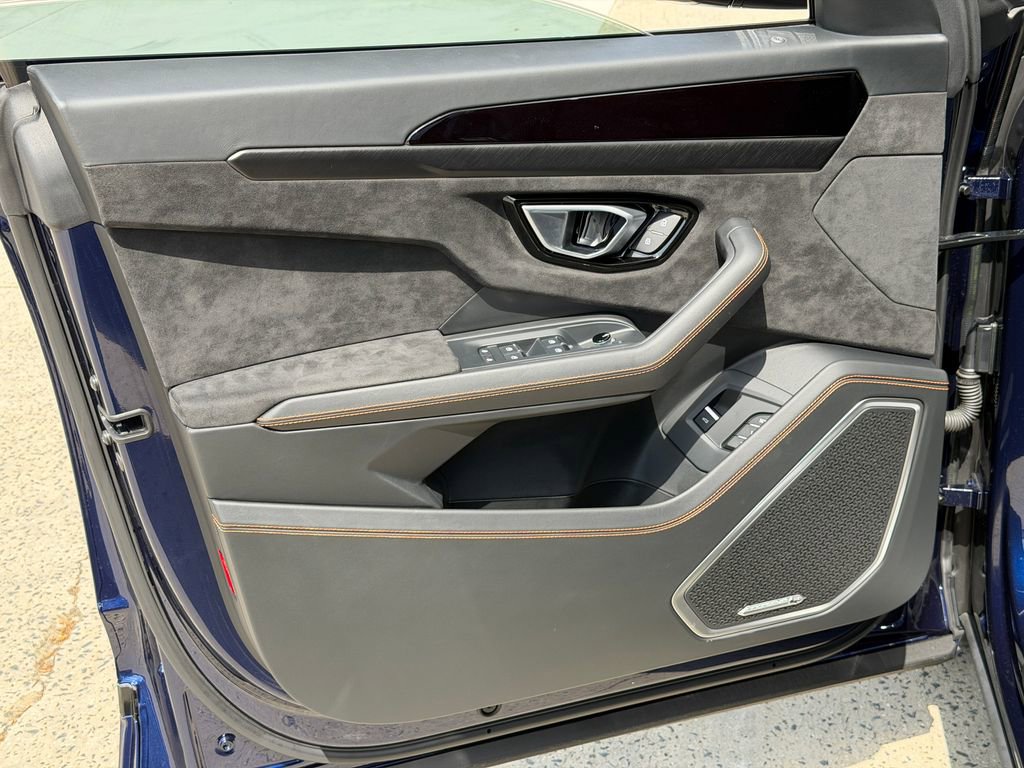 Used 2023 Lamborghini Urus S image 13