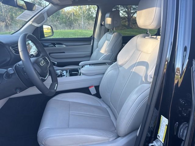 Used 2024 Jeep Wagoneer Series II w/ Flexible Seating Group image 17