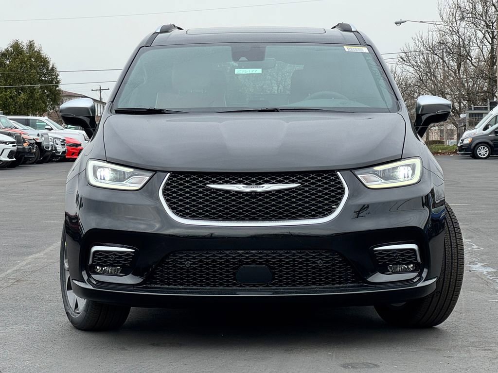 New 2026 Chrysler Pacifica Pinnacle video 2