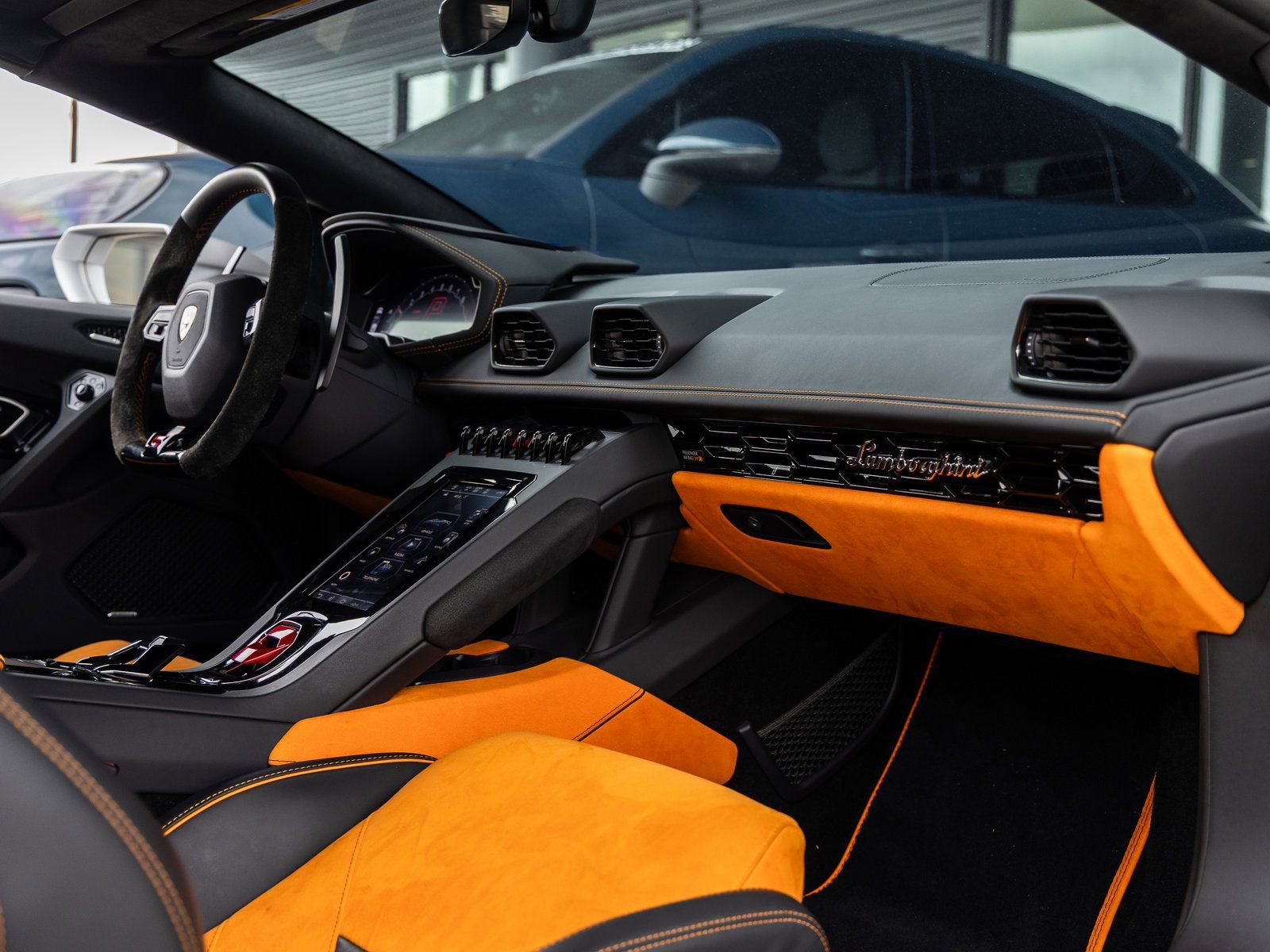 Used 2023 Lamborghini Huracan EVO image 44