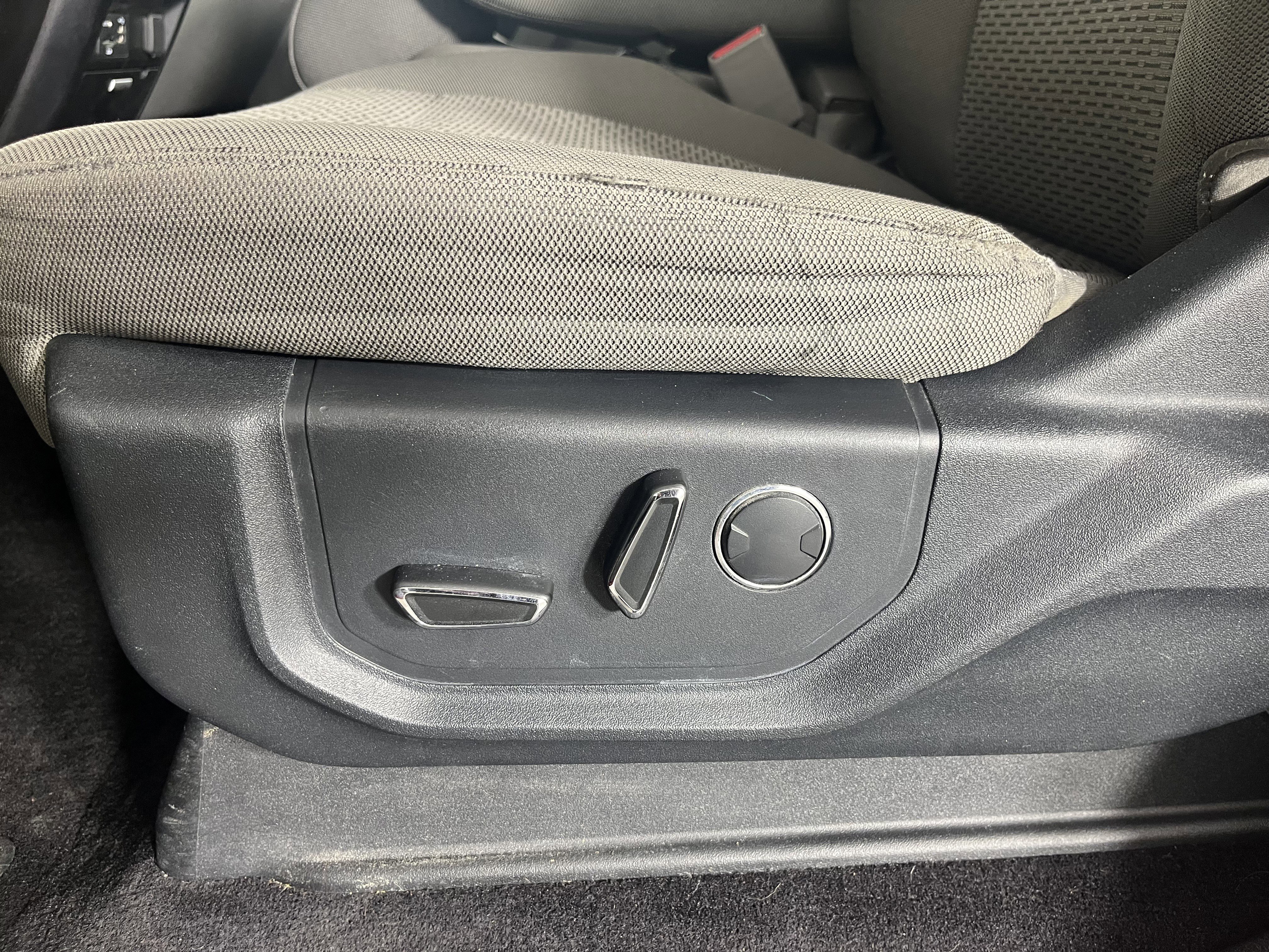 Used 2015 Ford F150 XLT w/ Equipment Group 302A Luxury image 19