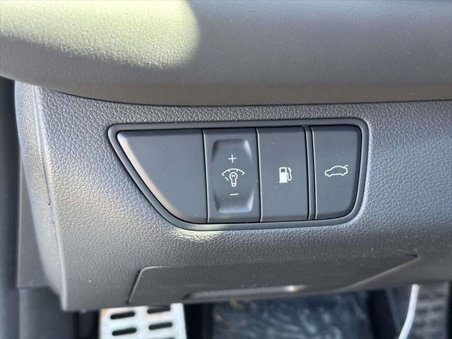 Used 2023 Genesis G70 2.0T w/ Sport Prestige Package image 22