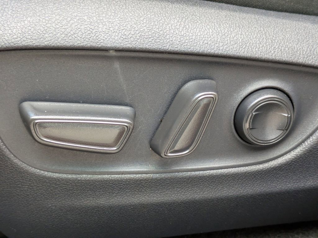 Used 2024 Toyota RAV4 XLE image 20