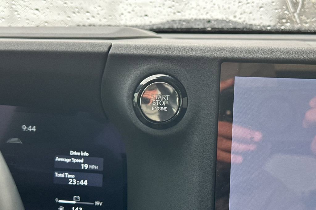 Used 2025 Lexus GX 550 w/ Cold Area Package image 24