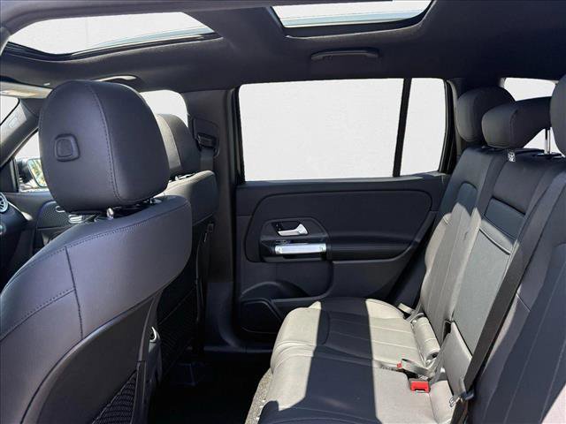 New 2025 Mercedes-Benz GLB 250 image 18